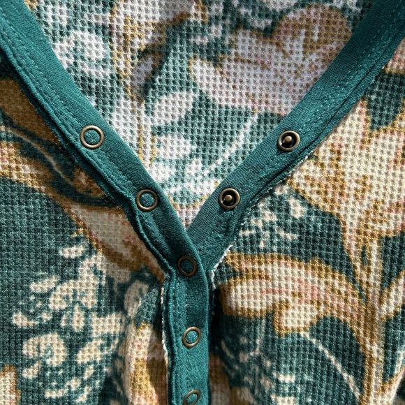 Pilcro Green Gold Henley - Picture 5 of 6